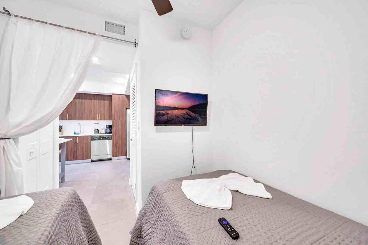 Appartamento Modern Unit In Downtown Miami With Free Parking Esterno foto